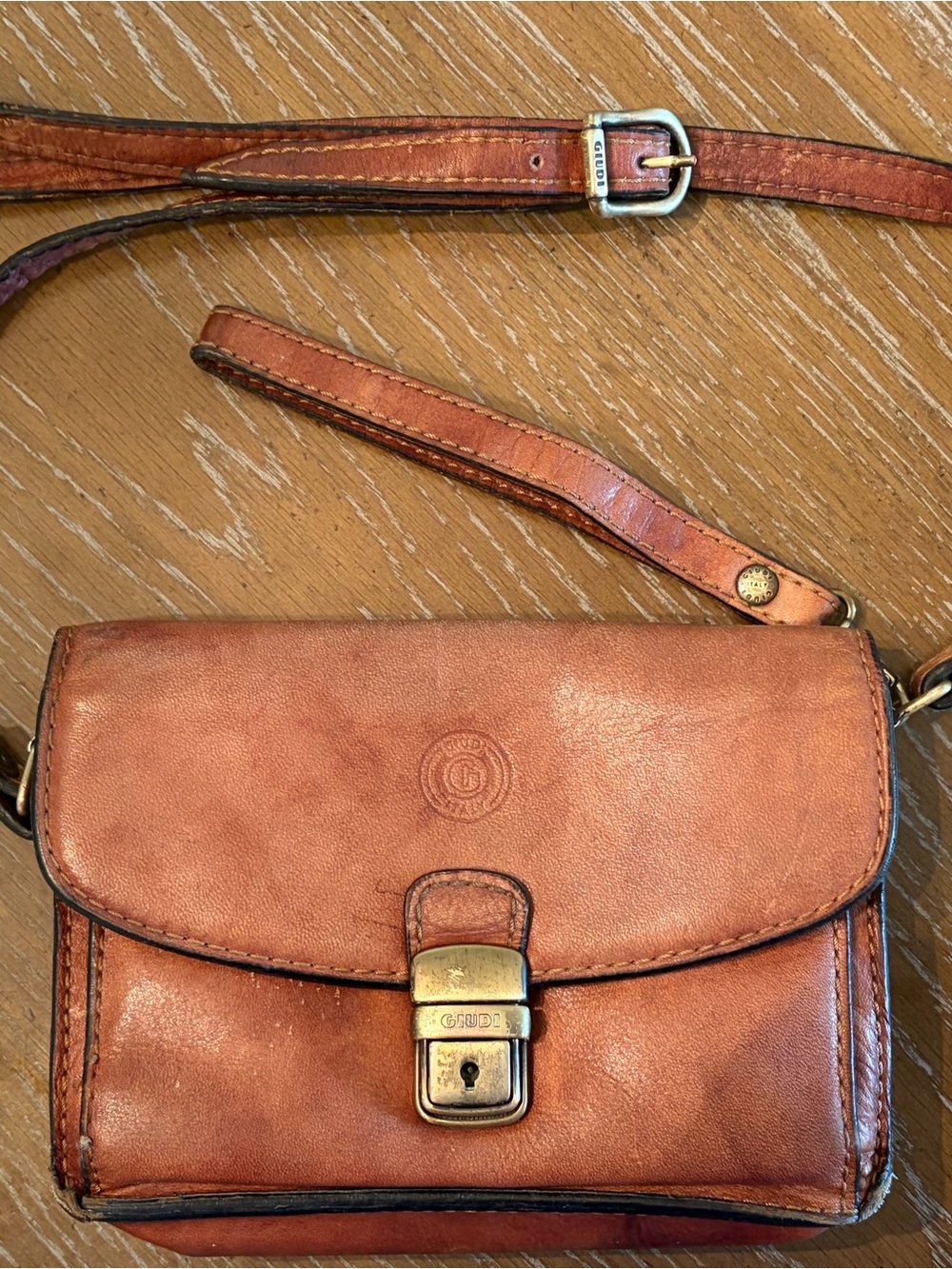 Vintage Giudi Italy Cognac Leather Crossbody Purse w/Brass Clasp